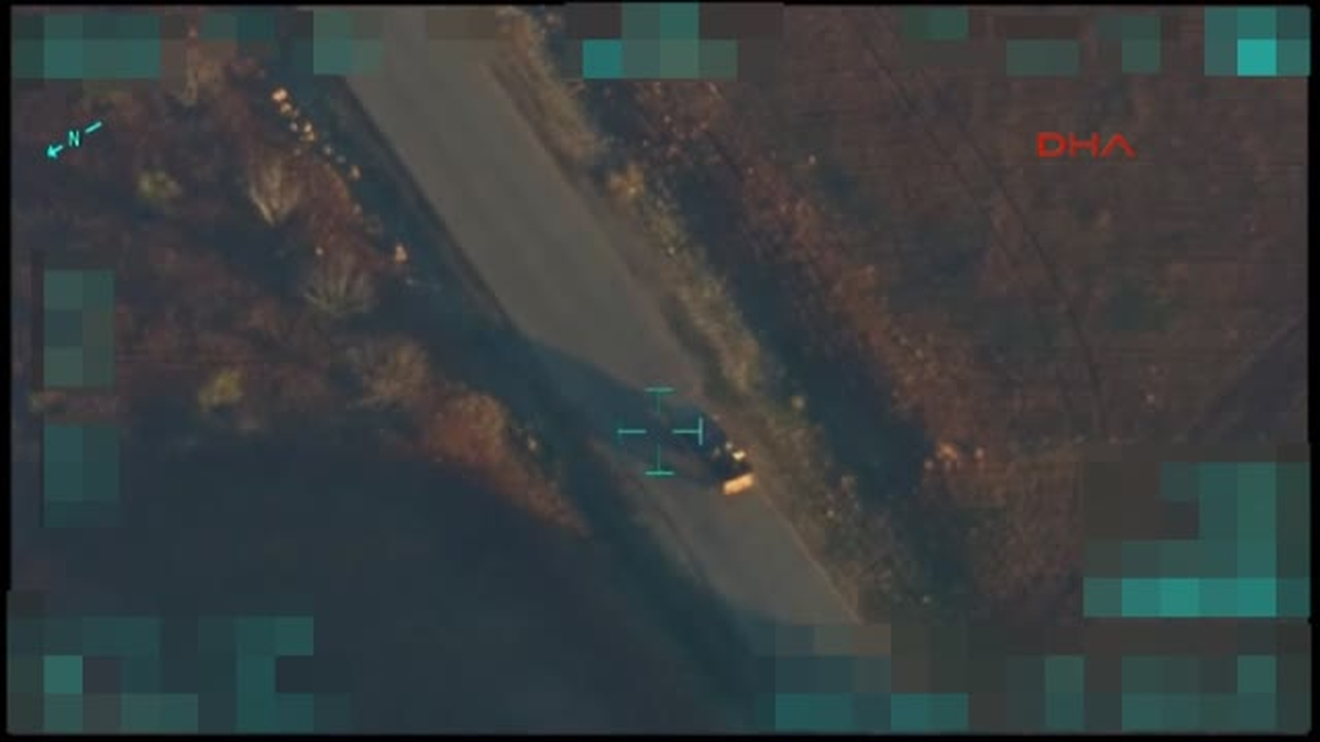 Hava Harekatıyla Deaş\'a Ait Bombalı Aracın Imha Edilme Anı