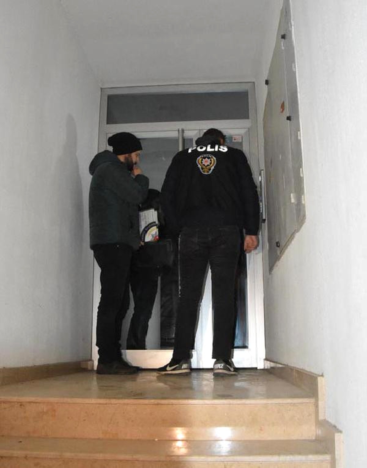 İzmir\'de Sağlıkçılara Fetö Operasyonu: 14 Gözaltı