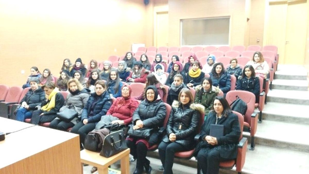 Kadın Girişimciler Öğrencileri İş Dünyası ile Buluşturuyor