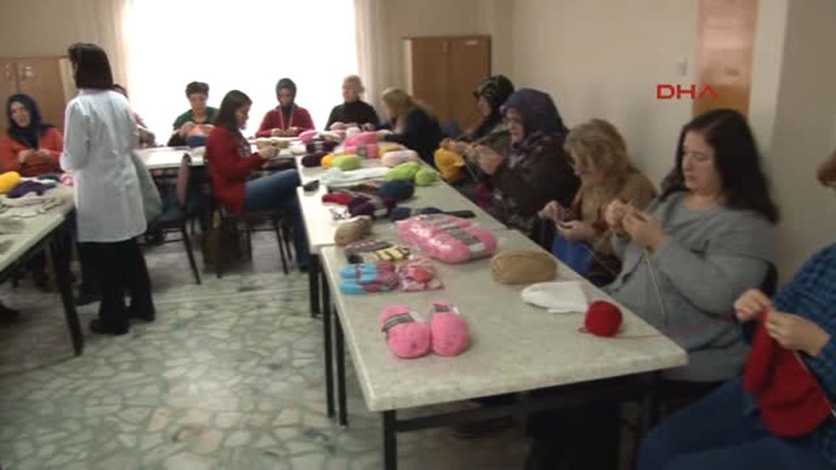 Kadın Kursiyerlerden Halepli Mültecilere Yardım