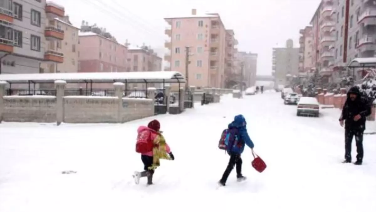 Kilis\'te Eğitime Kar Engeli