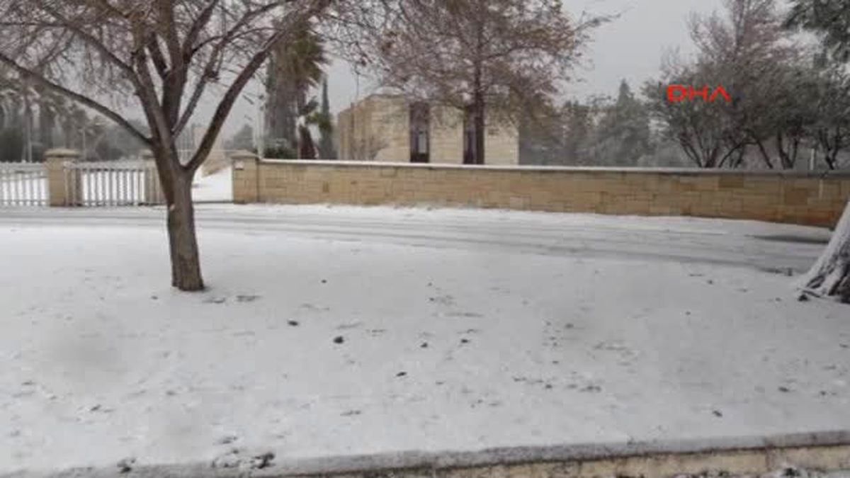 Mersin\'in Silifke Ilçesine Kar Yağdı