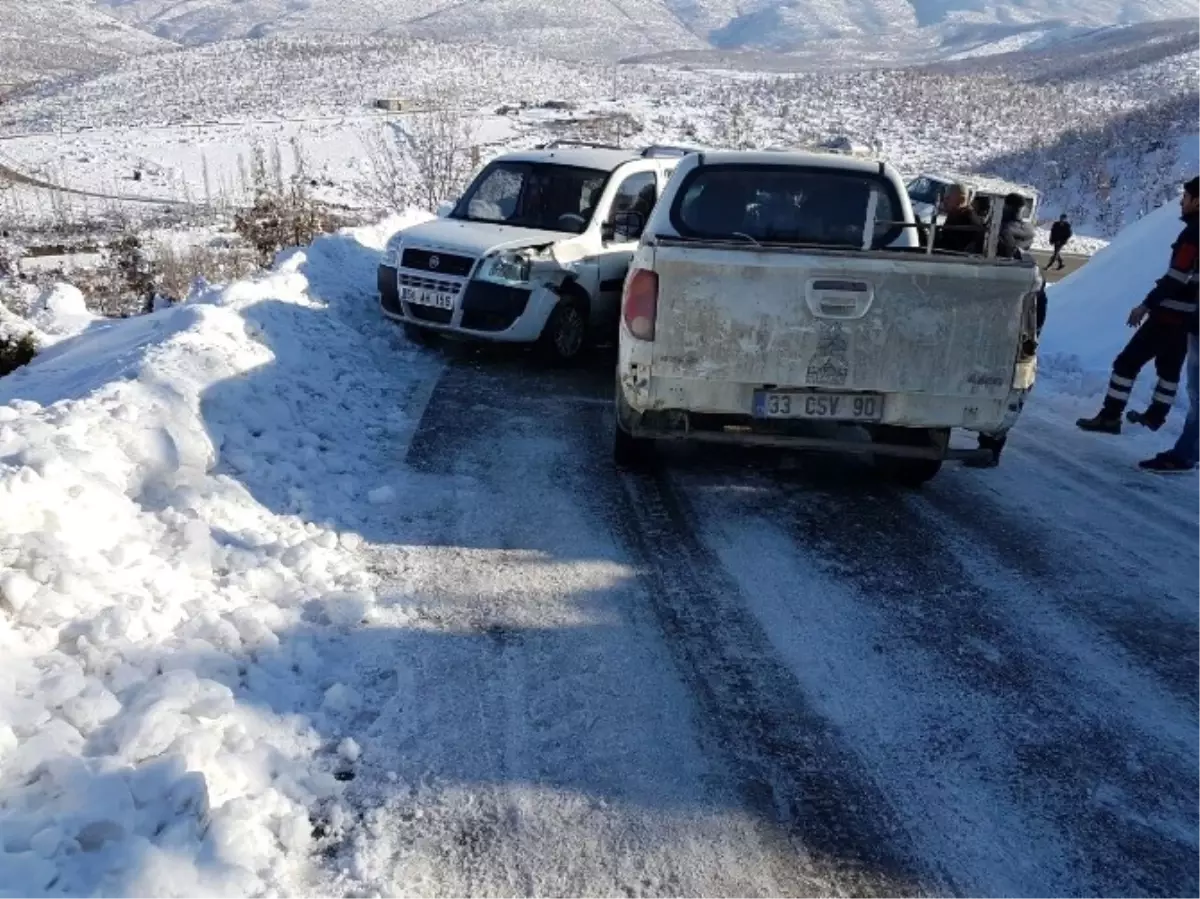 Siirt\'te Kar Yağışı Trafik Kazalarını Artırdı