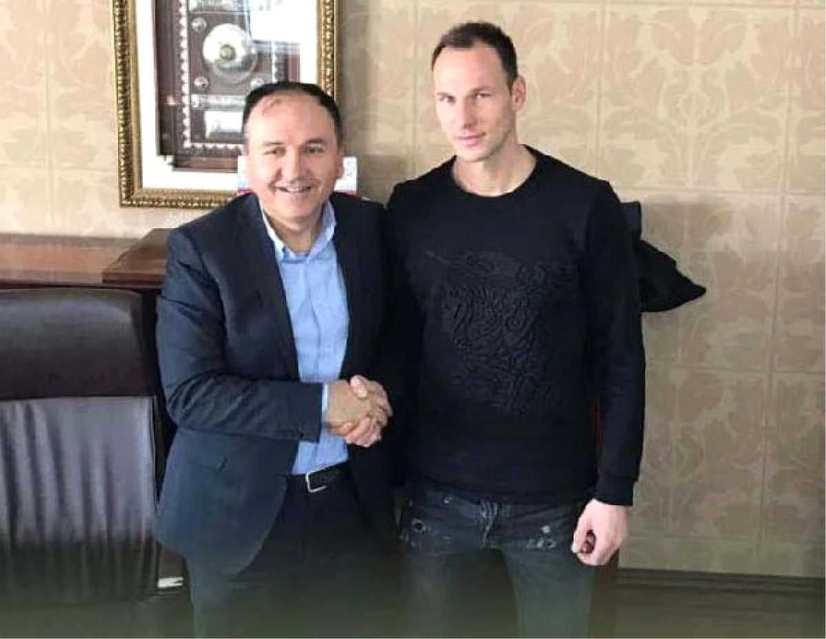 Sivasspor Kelhar ile Ön Anlaşma İmzaladı