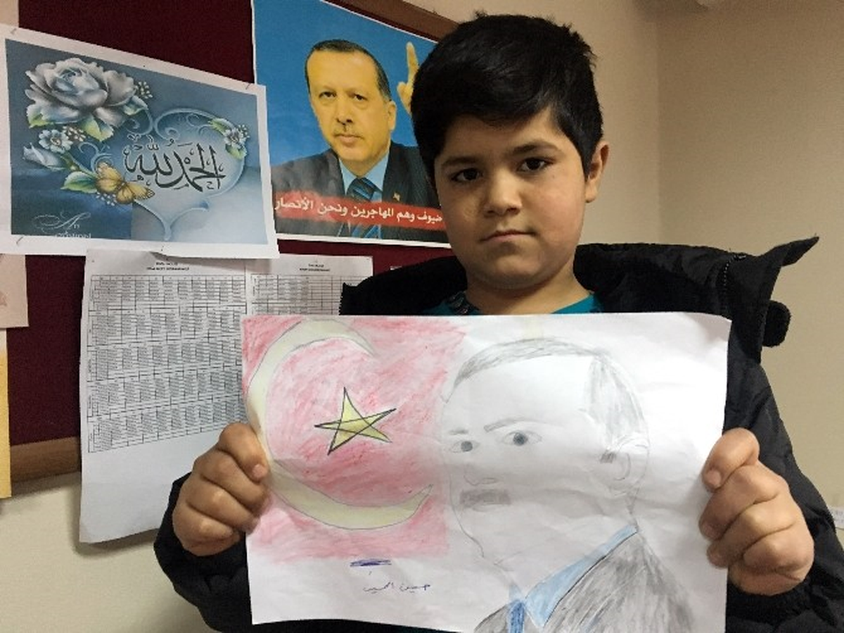 Suriyeli Hüseyin, Türkiye Sevgisini Resimlere İşliyor