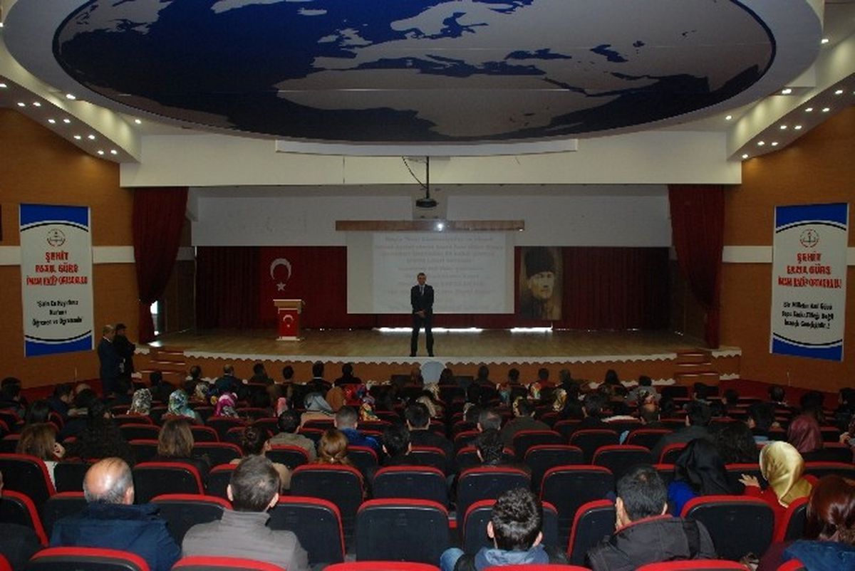 Türkiye\'de Demokrasi Serüveni ve 15 Temmuz Süreci" Semineri
