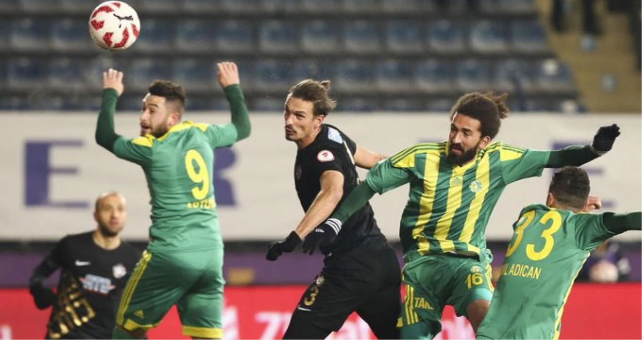 Türkiye Kupası\'nda Şanlıurfaspor Deplasmanda Osmanlıspor\'u 2-1 Yendi