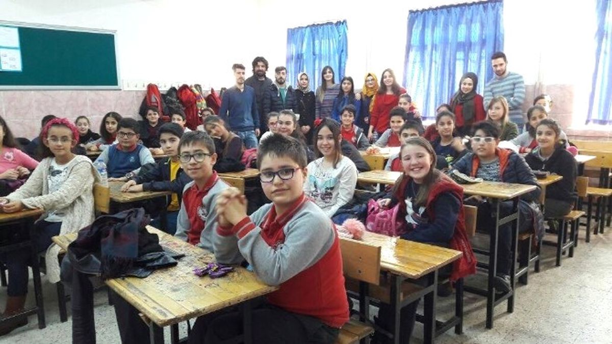 Üniversite Öğrencilerinden Aramızda Engel Yok Projesi