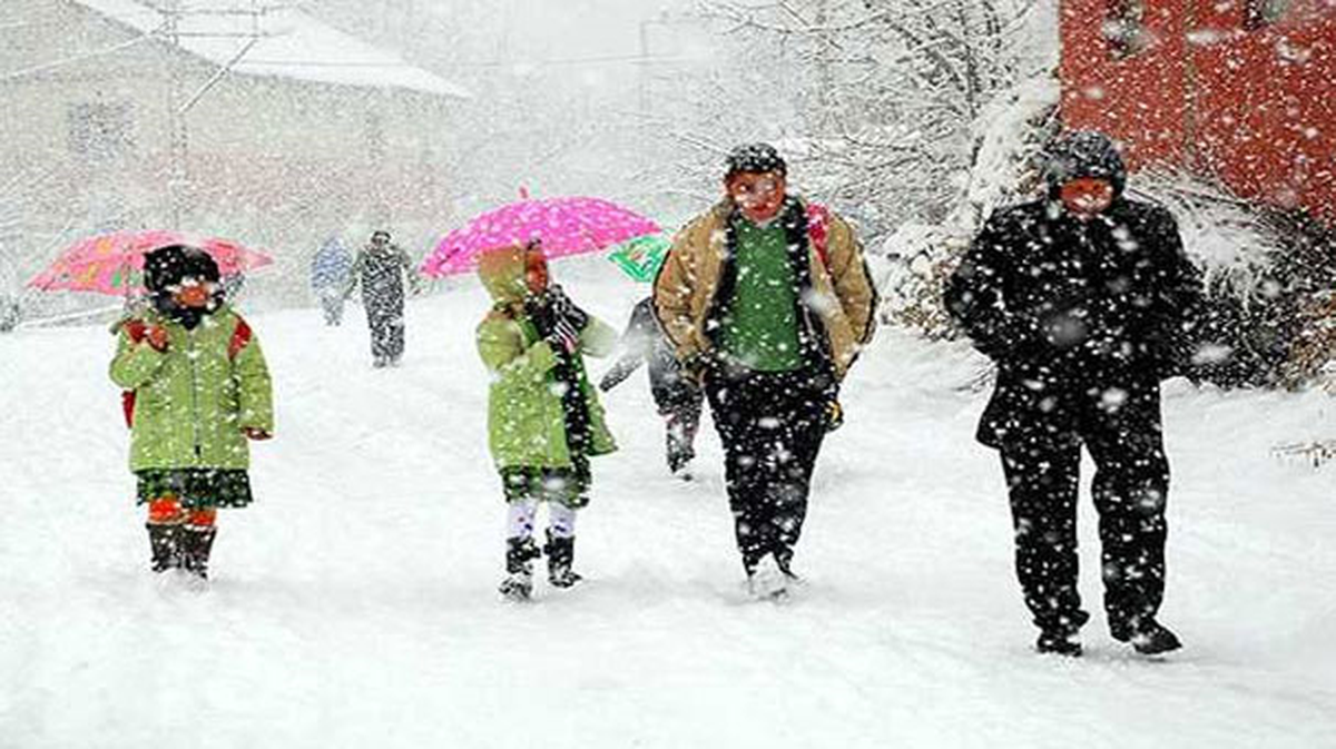 Afyonkarahisar\'da Okullar Tatil Haberlerine Valilikten Yalanlama