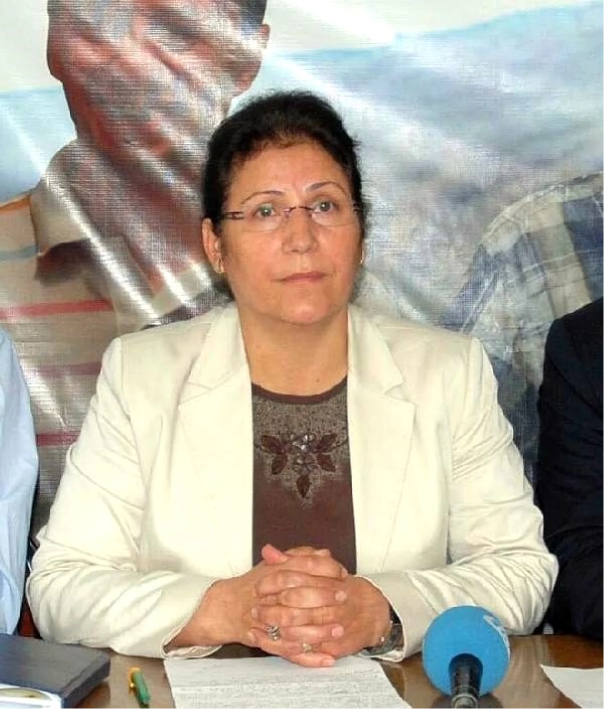 Ağrı Belediyesi Eşbaşkanı İzmir\'de Yakalandı
