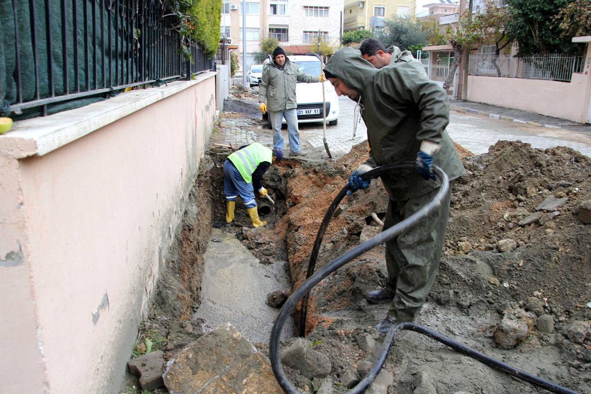 Altyapı Çalışmaları Sırasında Parçalanan Hatlar Yenileniyor