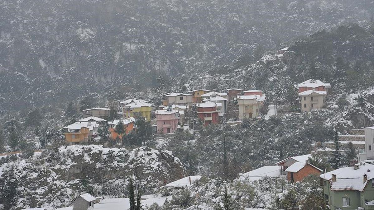 Antalya\'da Kar Yağışı