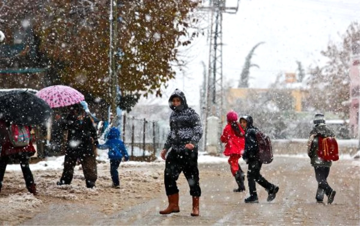 Antalya Kent Merkezinde 23 Yıl Sonra Kar Sürprizi (3)