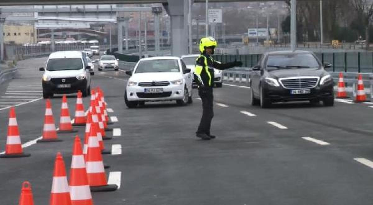 Avrasya Tüneli\'nde Dalgın Sürücüler