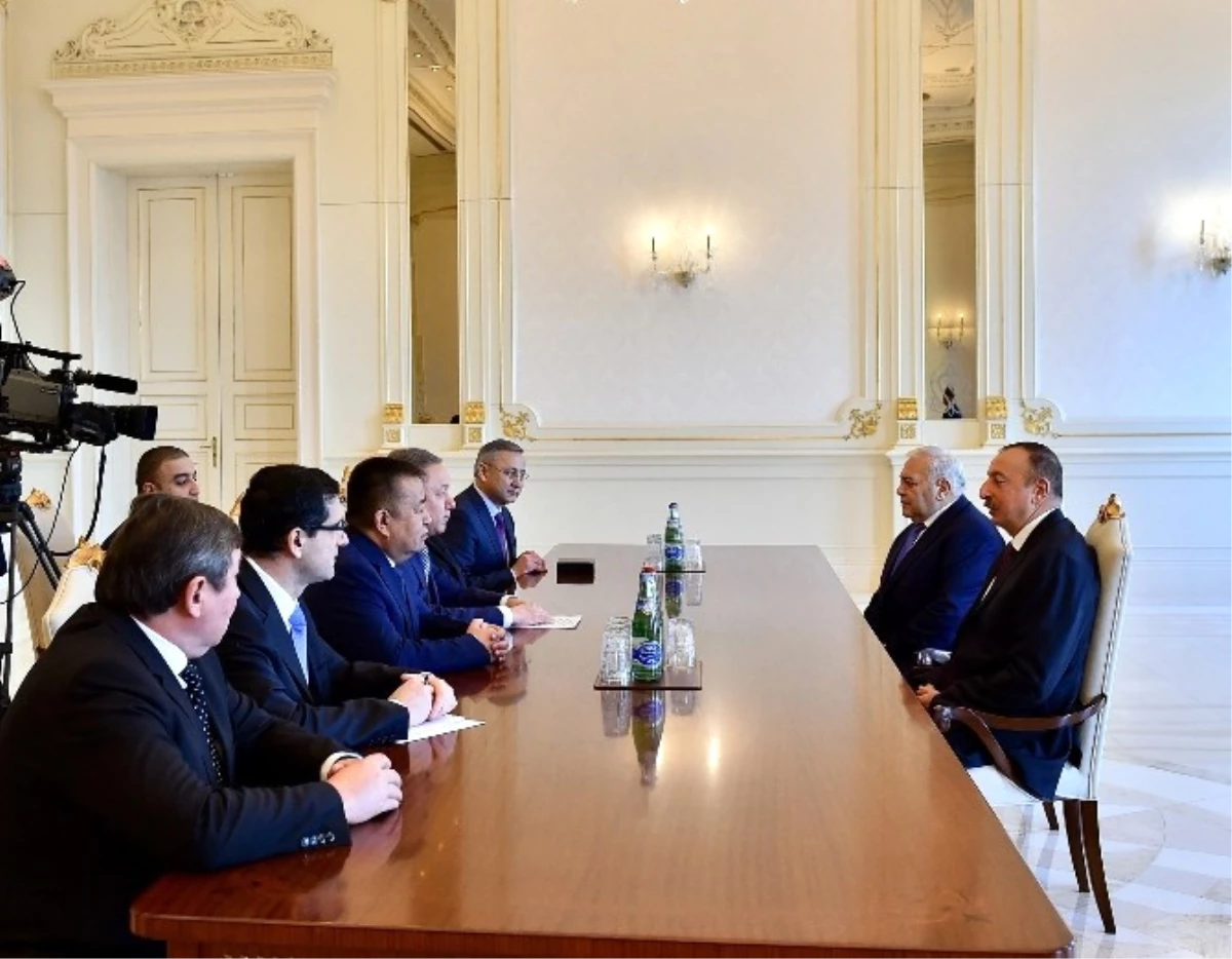 Azerbaycan Cumhurbaşkanı Aliyev, TBMM Başkanı Kahraman\'ı Kabul Etti