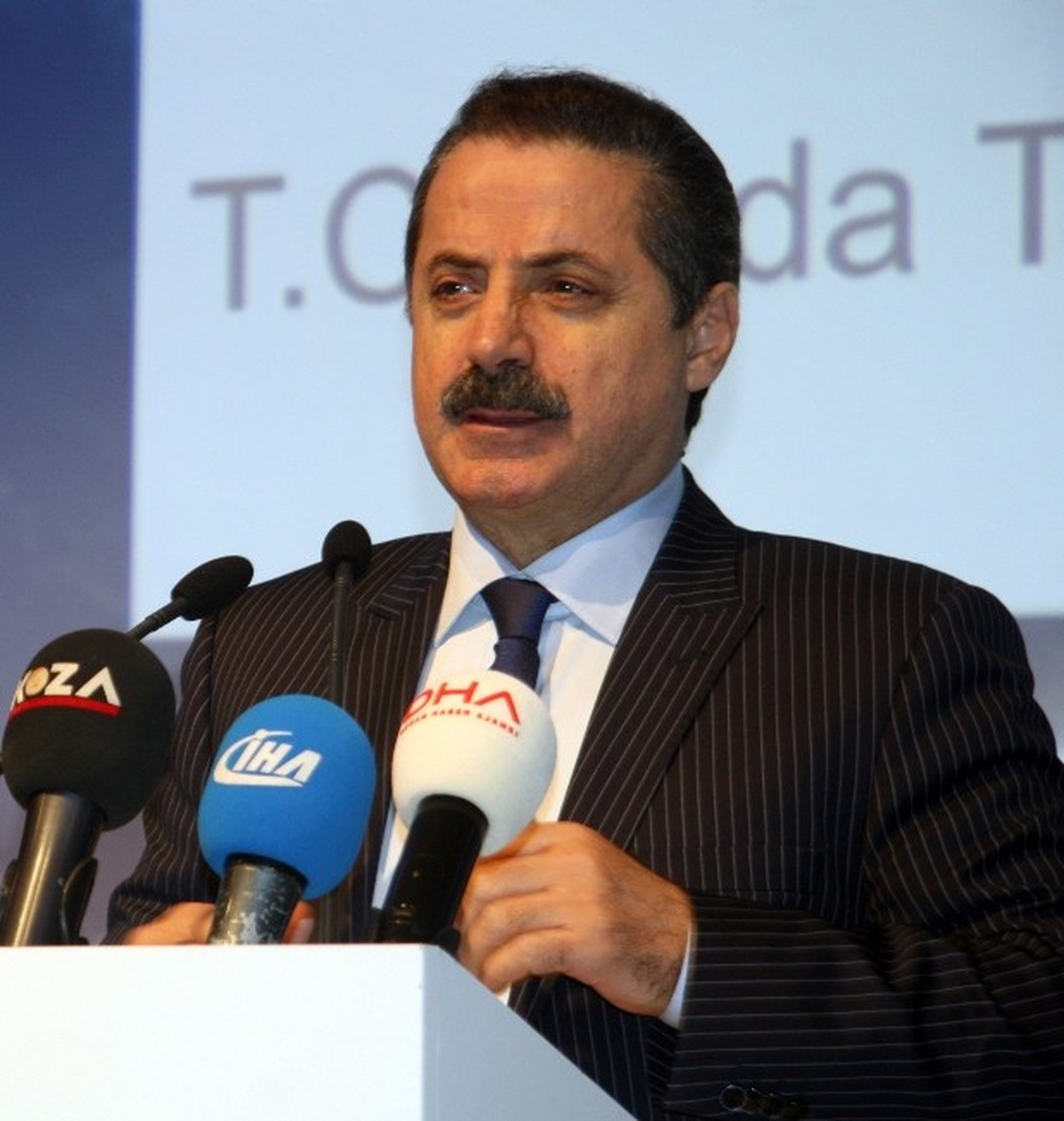 Bakan Çelik: "Büyükelçi Cinayeti Halep\'i Daha Büyük Açmazlara Soktu"