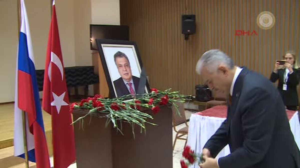 Başbakan Yıldırım, Rusya\'nın Ankara Büyükelçiliğine Taziye Ziyaretinde Bulundu