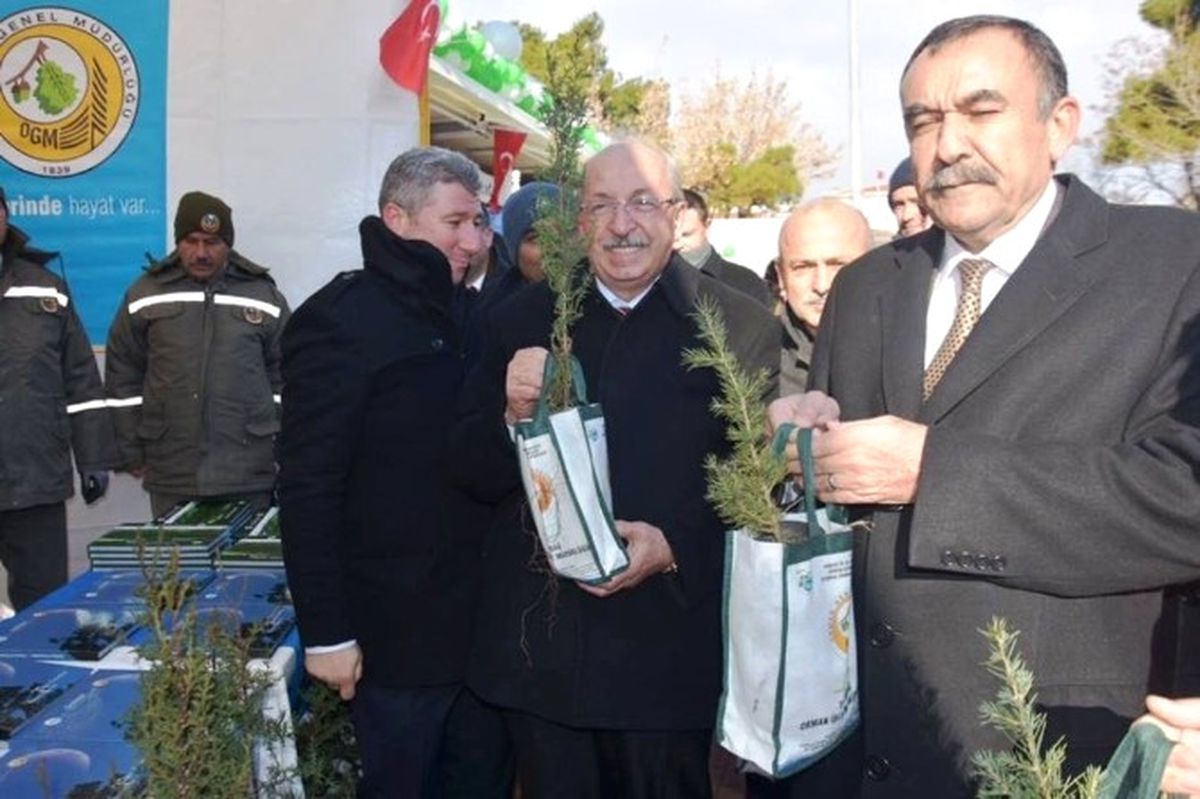 Başkan Albayrak Orman ve Su İşleri Bakanlığı\'nın Tanıtım Tır\'ını Gezdi