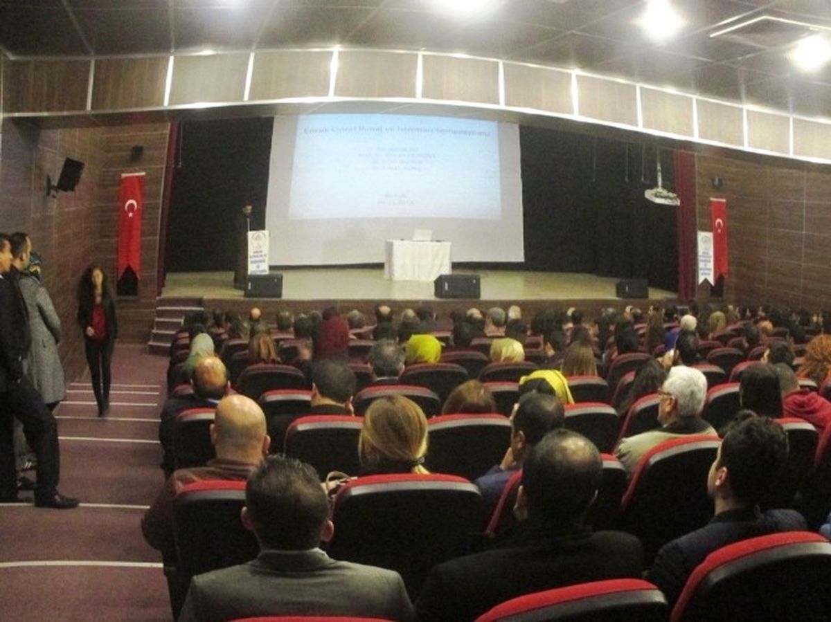 Birecik\'te \'Çocuk Cinsel İhmal ve İstismarı\' Sempozyum Düzenlendi