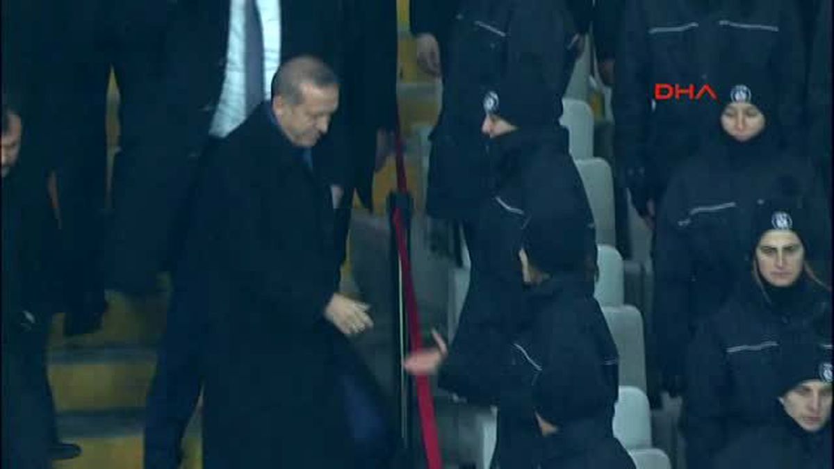 Cumhurbaşkanı Erdoğan Dayanışma Maçı Öncesi Tribünde Konuştu