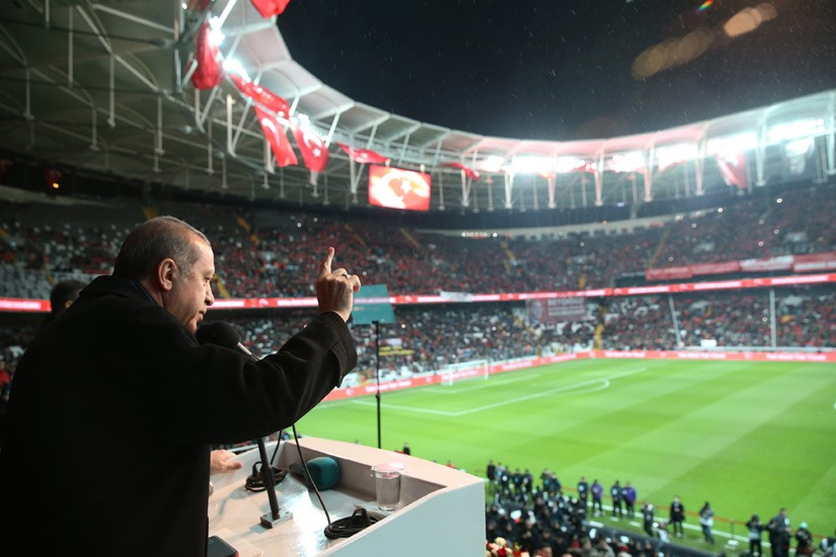 Cumhurbaşkanı Erdoğan Maç Öncesi Tribünde Konuştu (3)