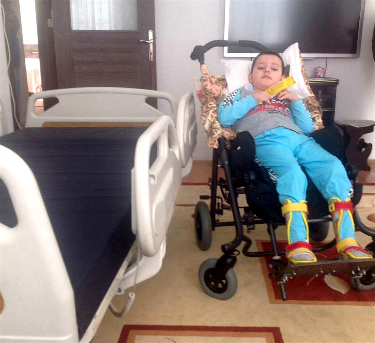 Engelli Çocuğa Hasta Yatağı Hediye Edildi