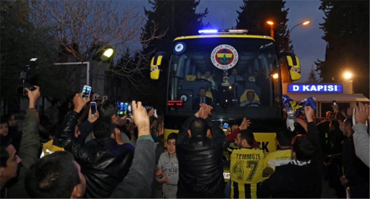 Fenerbahçe\'ye Coşkulu Karşılama