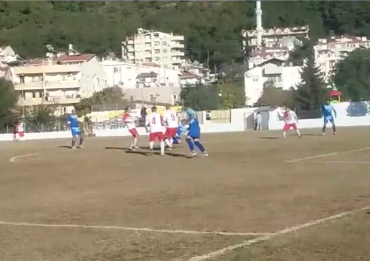 Foça Masterler İlk Puanları Marmaris\'te Bıraktı