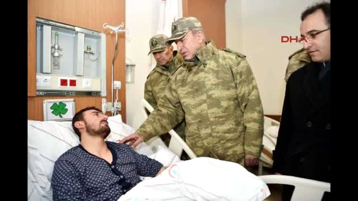 Gaziantep Genelkurmay Başkanı Akar, Yaralı Askerleri Ziyaret Etti