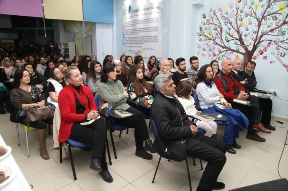 Gençlik Merkezlerinde Kitap Okumaları