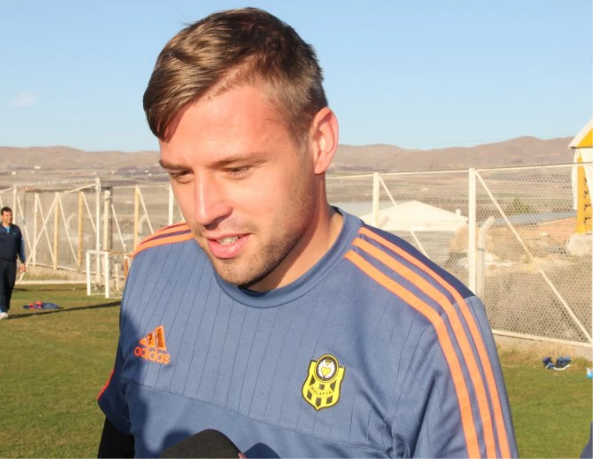 Giresunspor 3 Futbolcu ile Yollarını Ayırdı