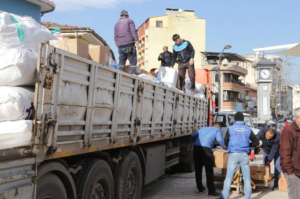Halep\'e Yardım Çığ Gibi Büyüyor