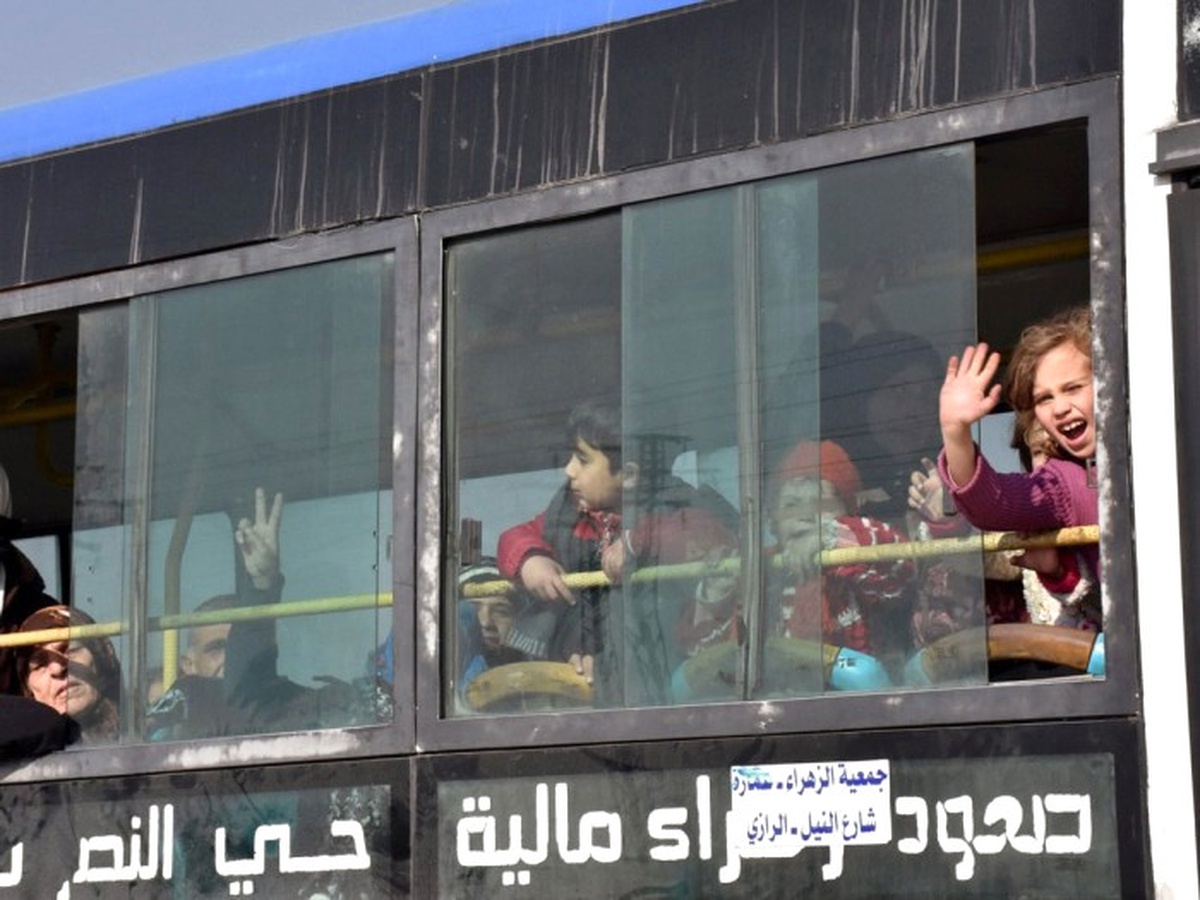 Halep Kent Merkezinin Doğusunda, Rejim Güçlerinin Kuşatmasında Bulunan Sivillerin ve Muhalif...