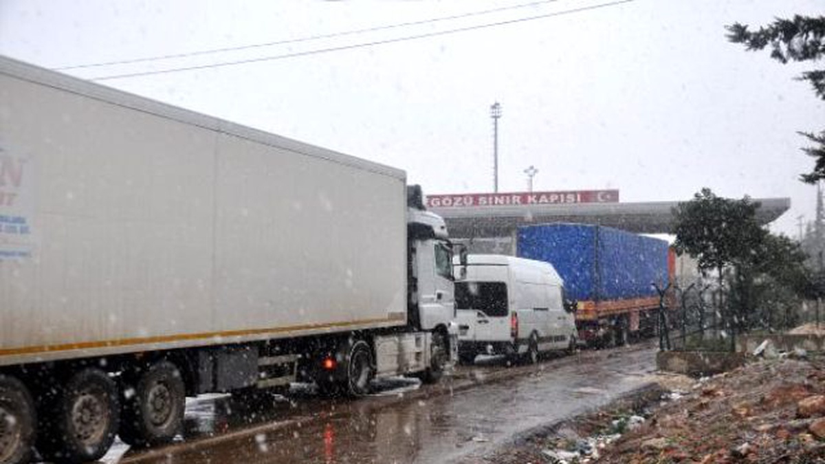 Kar Altında Suriye\'den Tahliyeler Sürüyor