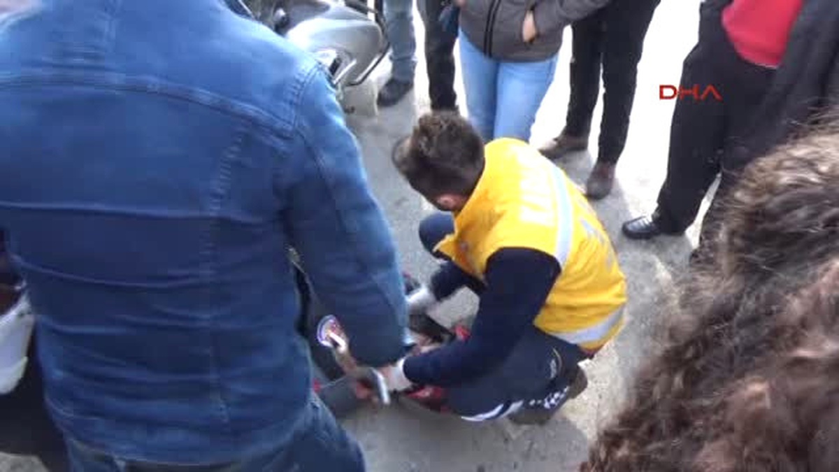 Karabük - 2 Araca Çarpan Motosiklet Sürücüsü Yaralandı