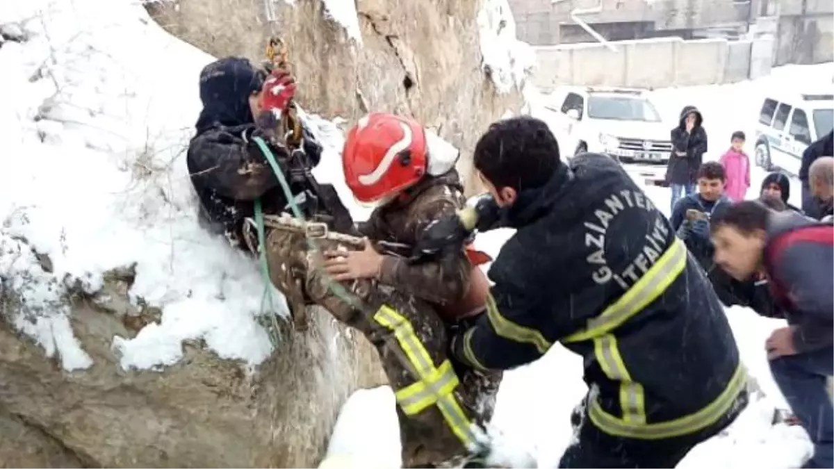 Kartopu Oynarken Çukura Düştü