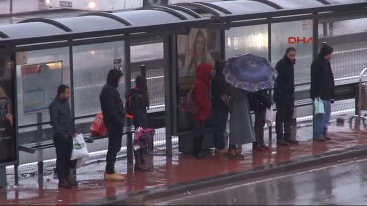 Kocaeli Başkasının Seyahat Kartlarını Kullanan 1400 Kişi Yakalandı