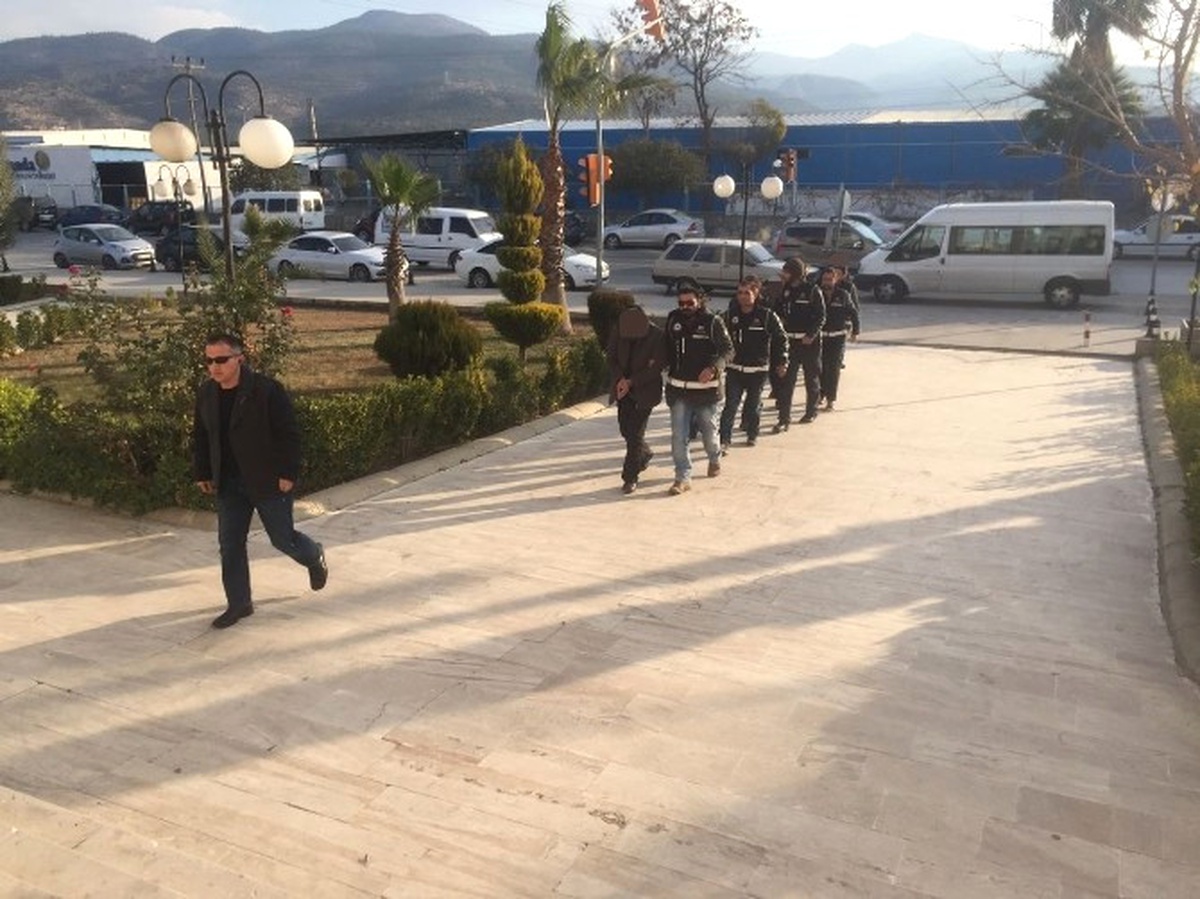 Milas\'ta Fetö Zanlılarına Tutuklama