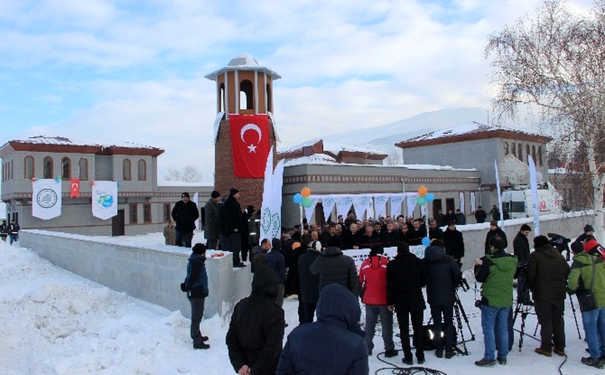 Nenehatun Tarihi Milli Parkı ve Erzurum Kültür Sokağının Açılışı Yapıldı