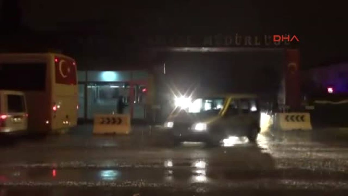 Sakarya\'da Şafak Operasyonu 20 Gözaltı