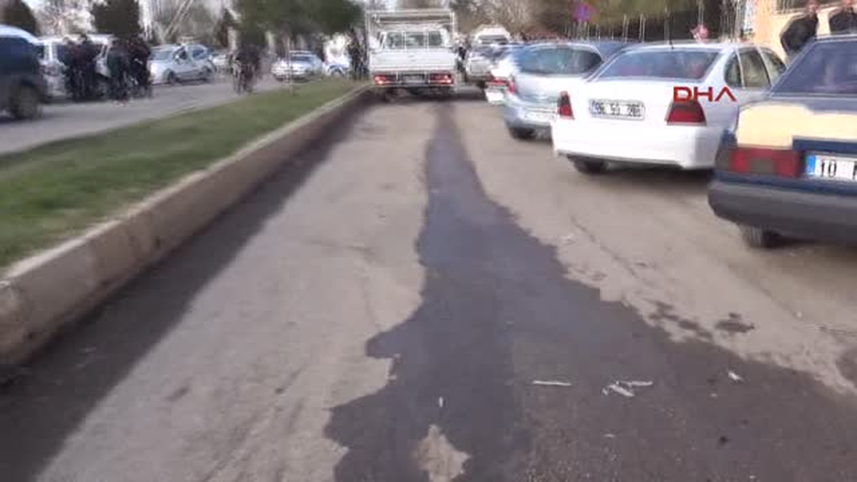 Şanlıurfa\'da Husumetli Aileler, Adliye Önünde Kavga Etti: 7 Yaralı