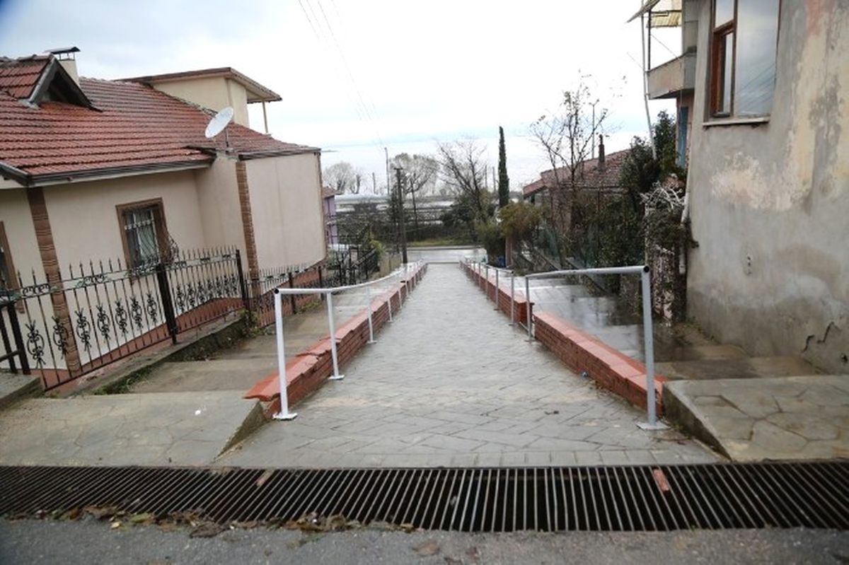 Sapanca\'da Sokağa Korkuluk Monte Edildi