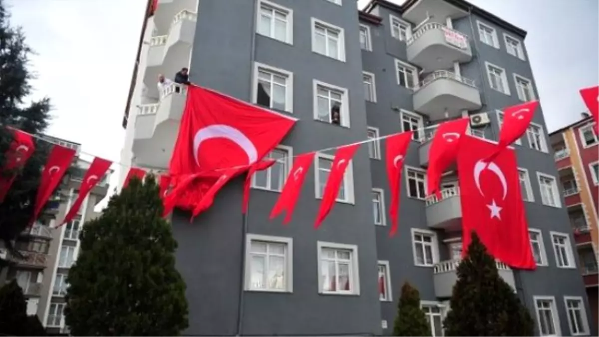 Şehit Binbaşı, Bursa\'da Son Yolculuğuna Uğurlanacak (2)