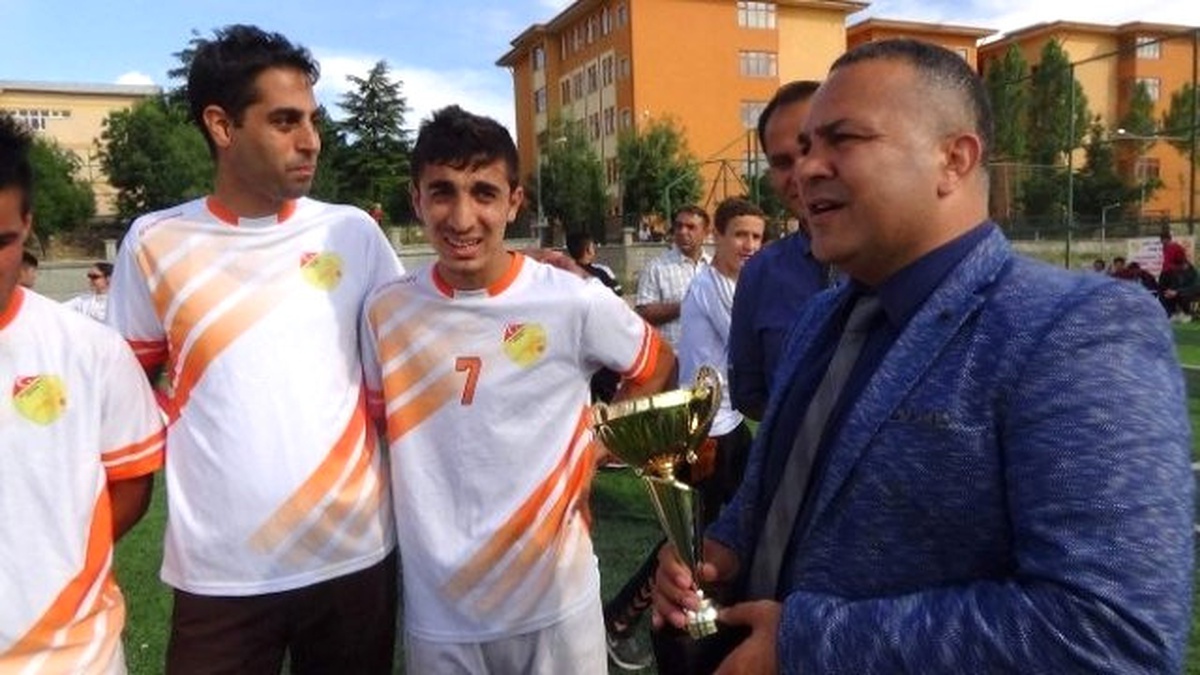 Siirt\'te \'Gençler Futbol Turnuvası\' Yapıldı