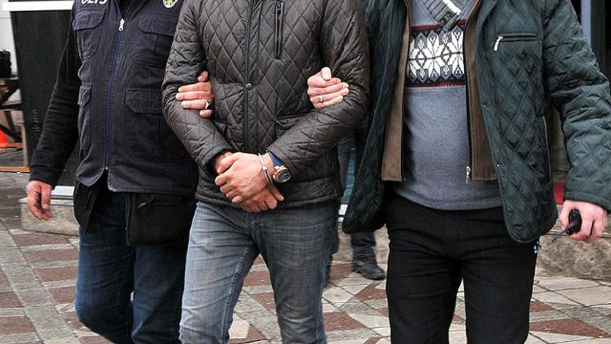 Sosyal Medyada Terör Propagandasına 10 Gözaltı
