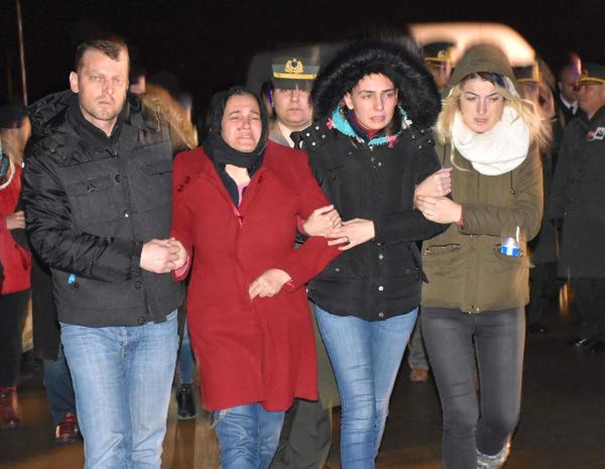 Suriye Şehitleri Özüpek ve Acar\'ın Cenazeleri Memleketlerinde