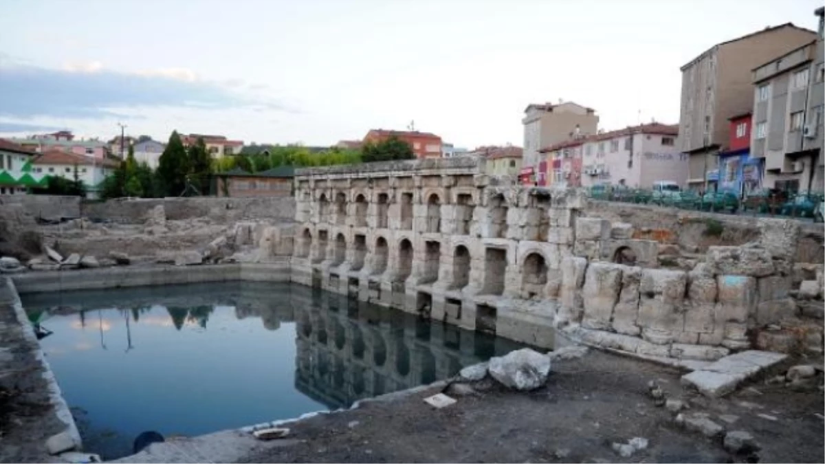 Tarihi Roma Hamamı 2 Bin Yıldır Şifa Dağıtıyor