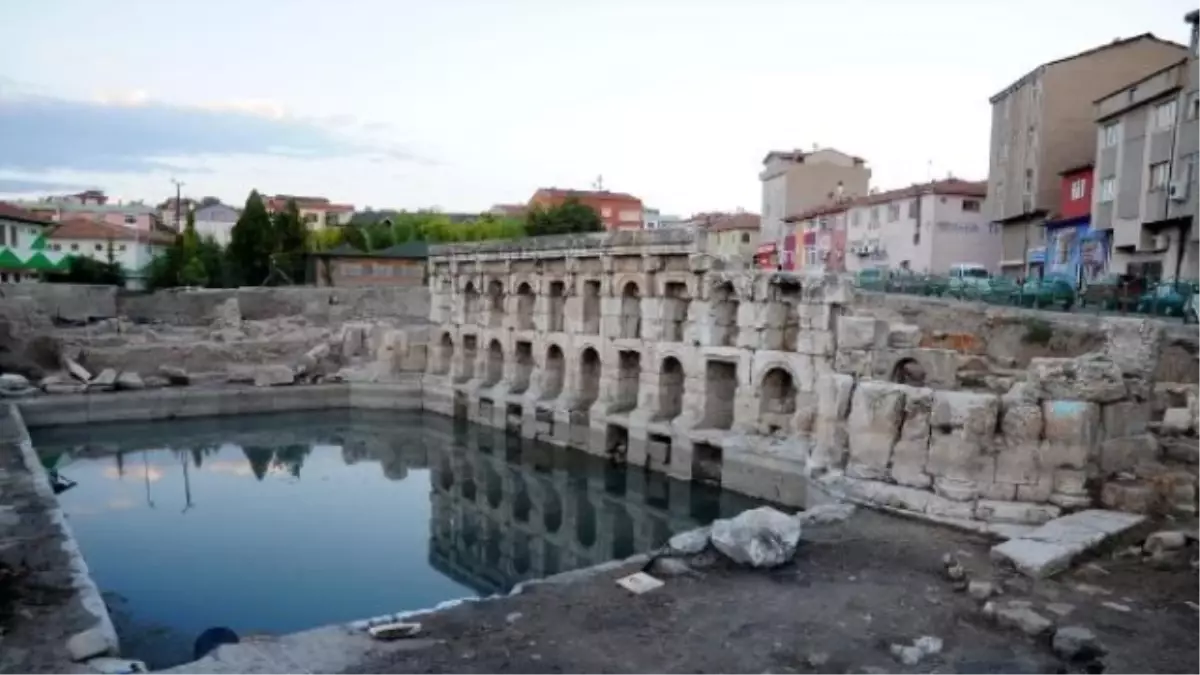 Tarihi Roma Hamamı 2 Bin Yıldır Şifa Dağıtıyor