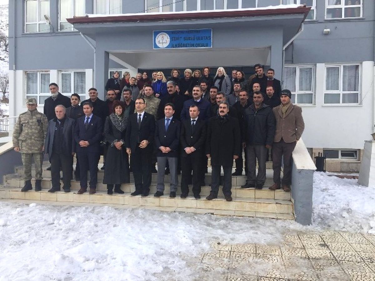 Yardımseverlerden Öğrencilere Yardım