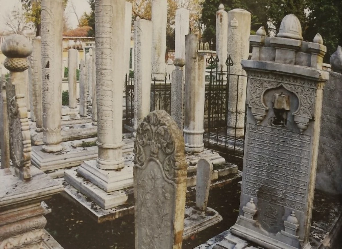 Zeytinburnu\'nda 4 Bin Tarihi Mezar Taşının Envanteri Çıkarıldı